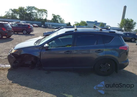 2016 Toyota Rav4 Le z USA, uszkodzony, nr VIN JTMBFREV7GD189846